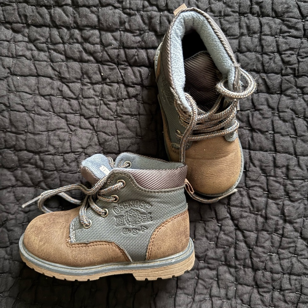 OshKosh B'gosh Kids Tan and Gray Boots